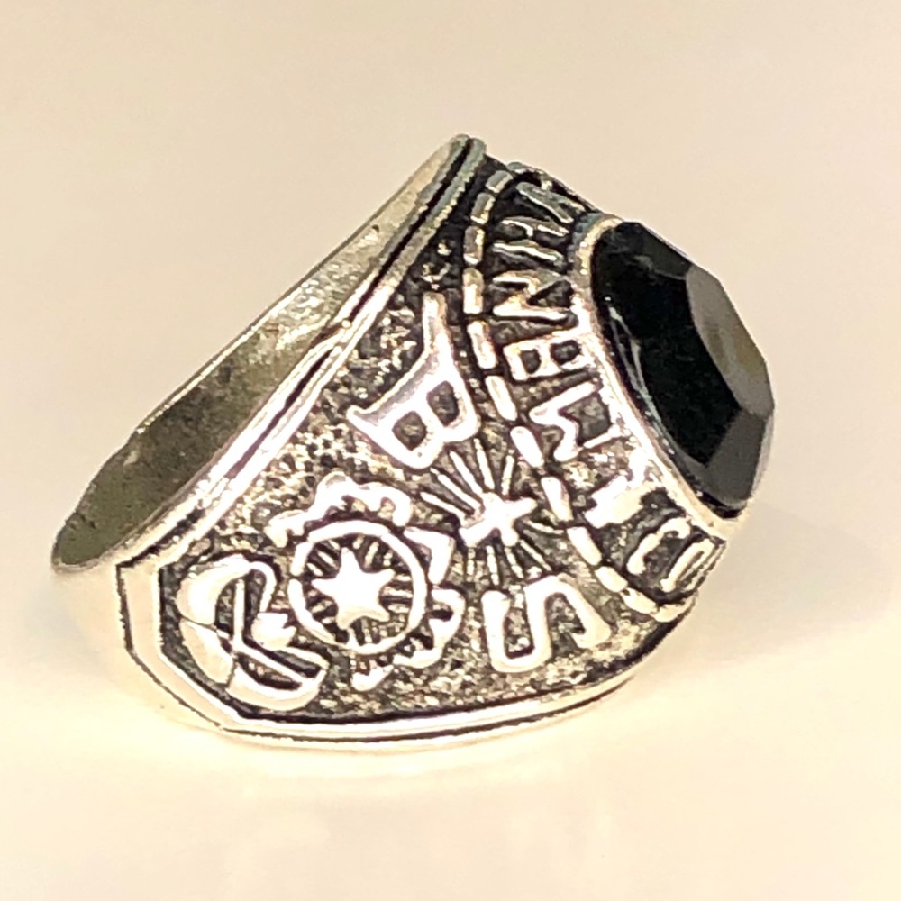 Ring - Picture 2 of 3